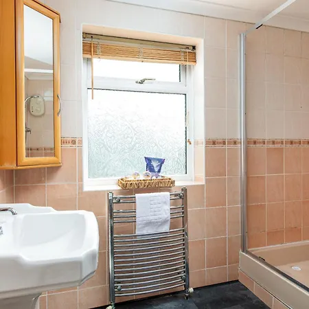 Hébergement de vacances Large 4bedroom House-parking -by Fabaccommodation Bristol