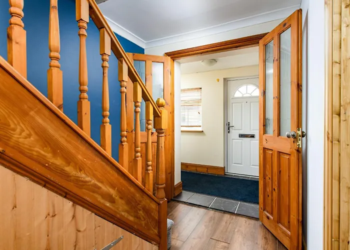 Prázdninový dům New Business & Group Stays-large 4bedroom-parking -by Fabaccommodation *