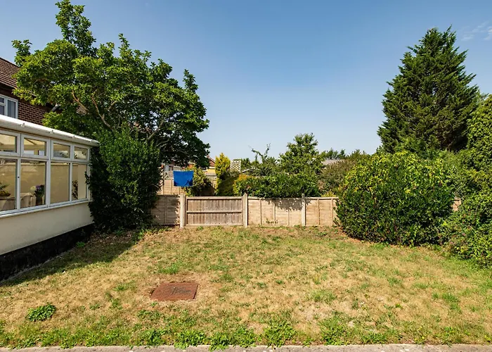 New Business & Group Stays-large 4bedroom-parking -by Fabaccommodation * Bristol